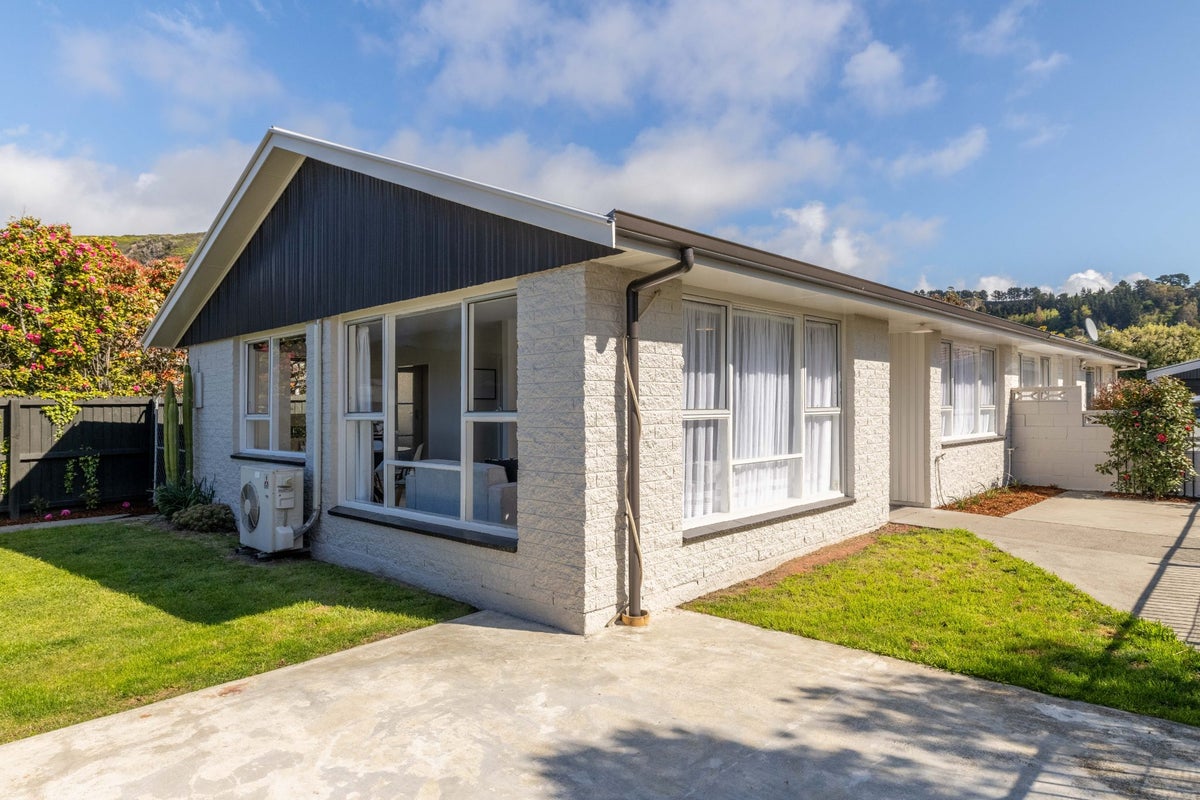 1/304 Opawa Road, Hillsborough, Christchurch - Carousel 1