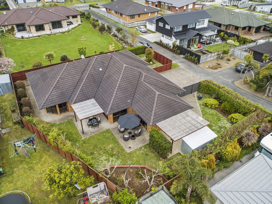 11 Maple Lane, Huapai, Kumeu - Carousel 1