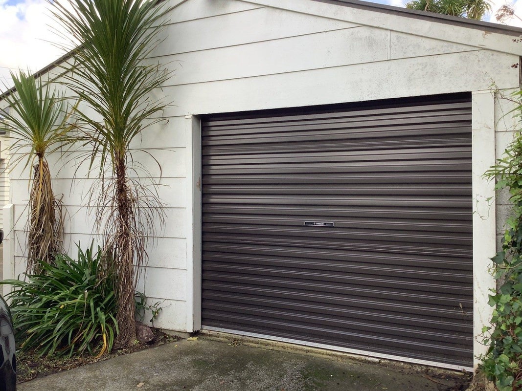3 Singers Road, Korokoro, Lower Hutt - Carousel 20