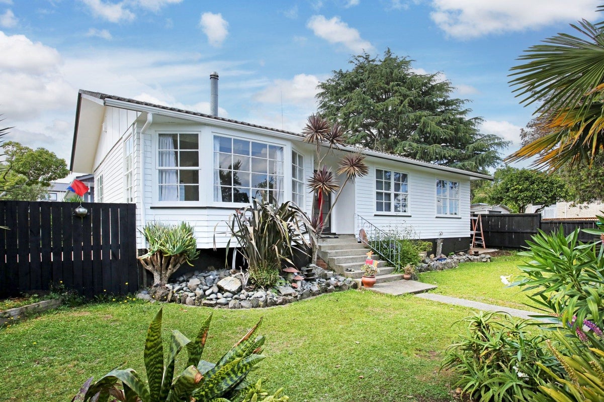18 Burbank Avenue, Manurewa, Auckland - Carousel 2