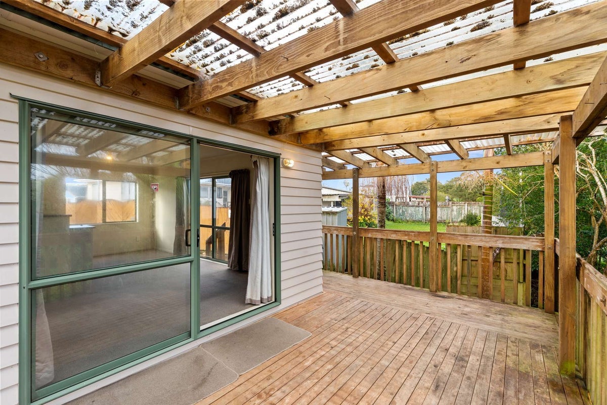 15 Edwin Freeman Place, Ranui, Auckland - Carousel 17