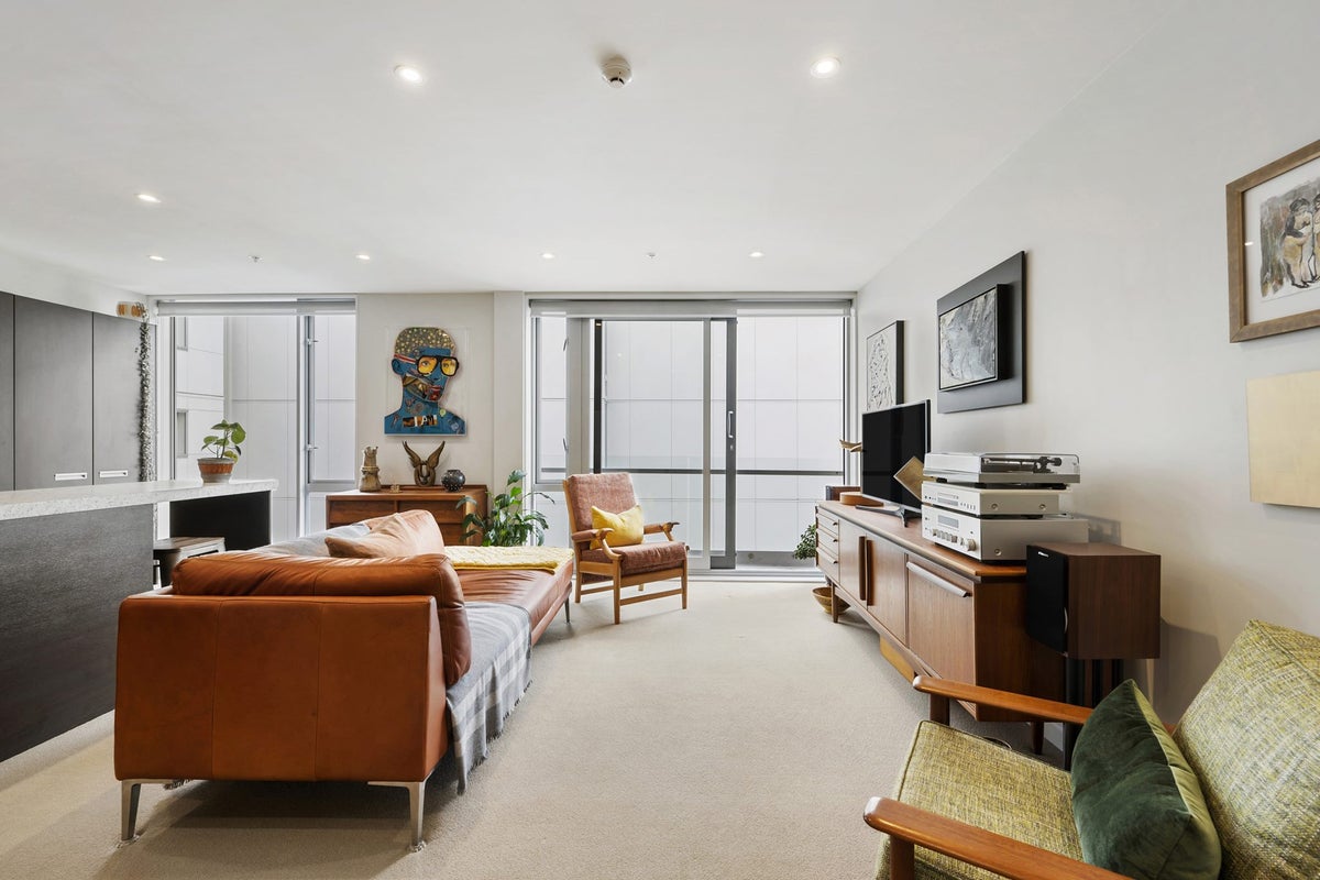 7M/10 Lorne Street, Te Aro, Wellington - Carousel 2