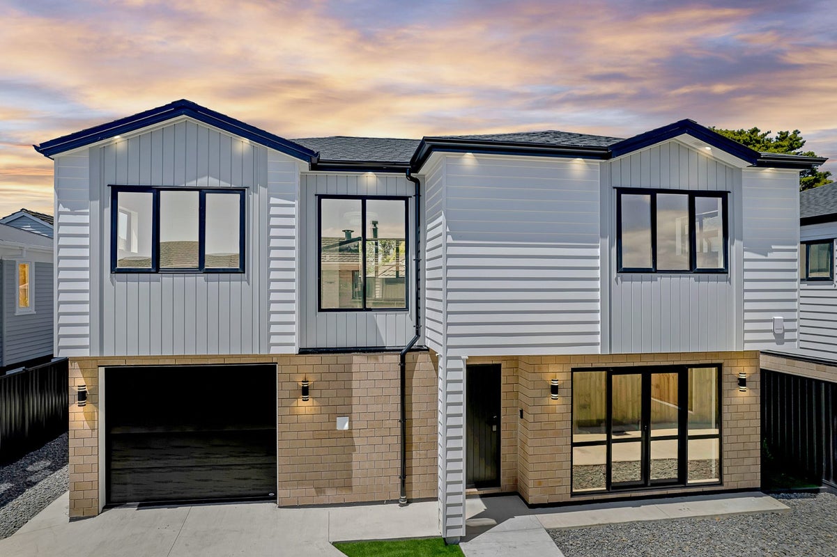 12 McLeod Road, Weymouth, Auckland - Carousel 1