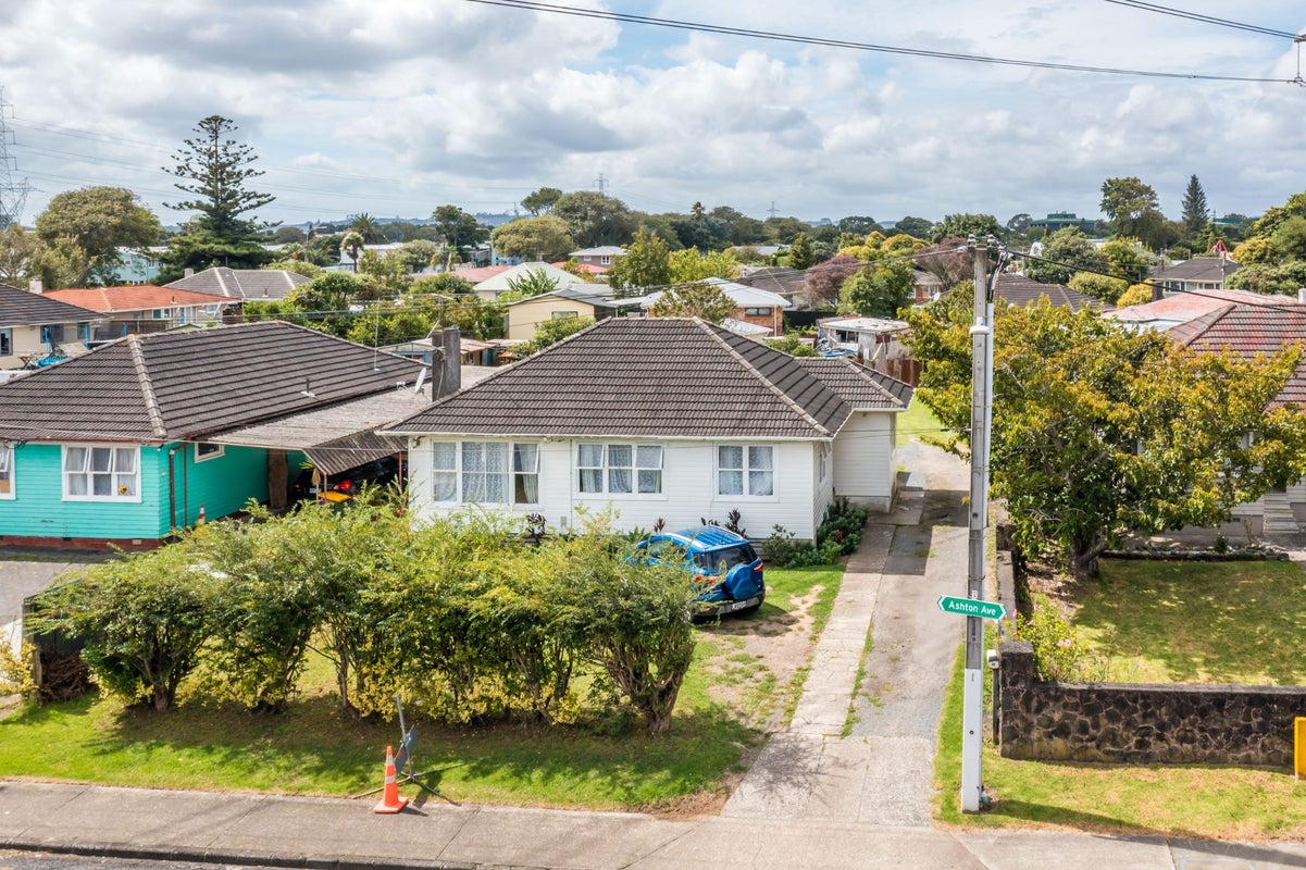 67 Ashton Avenue, Otara, Auckland - Carousel 2