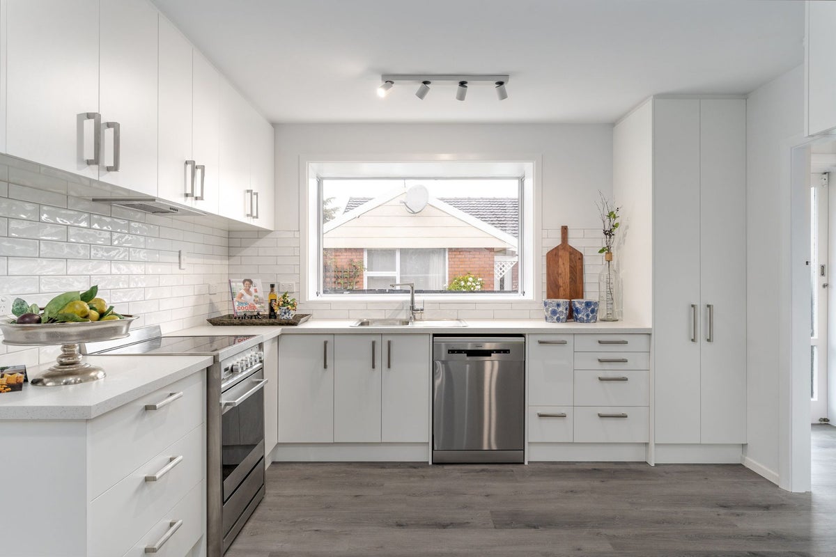 122 Kendal Avenue, Burnside, Christchurch - Carousel 1