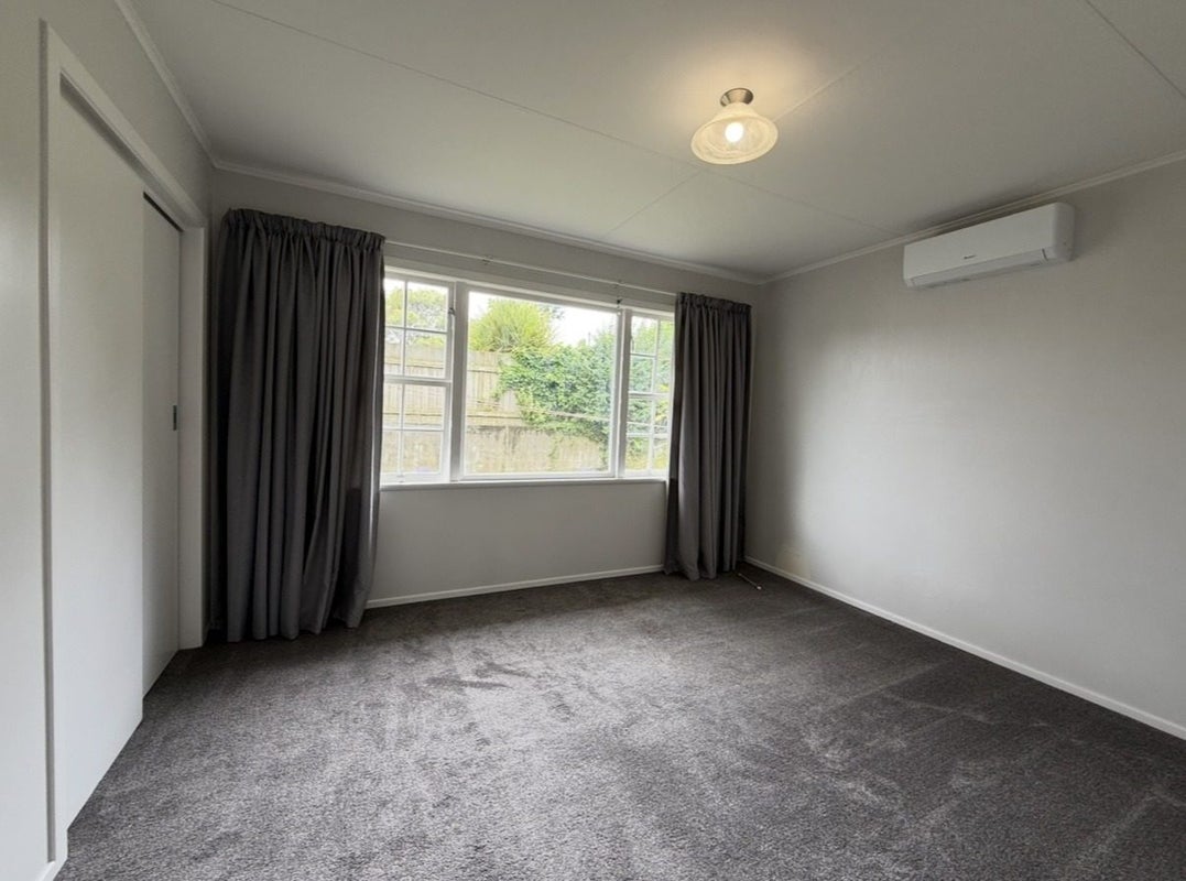 117 Conclusion Street, Ascot Park, Porirua - Carousel 2