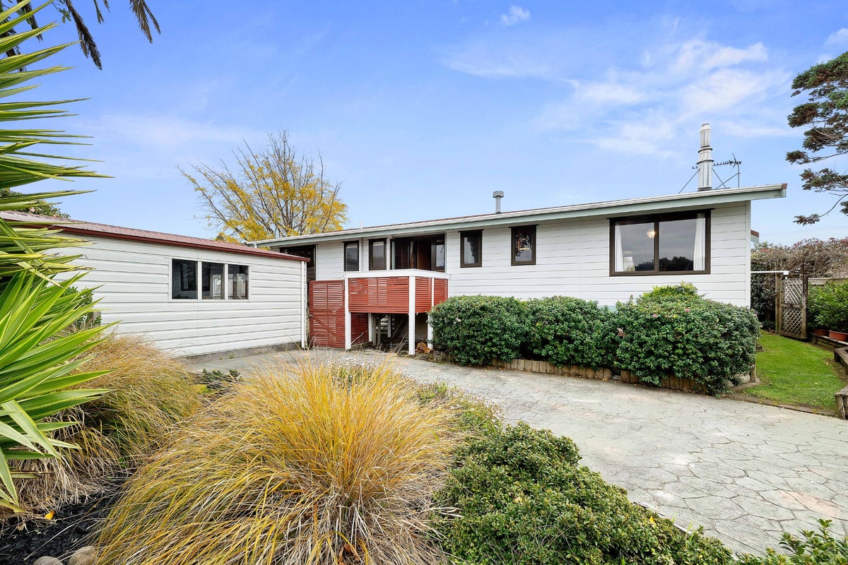 20 Silvan Place, Bell Block, New Plymouth - Carousel 2