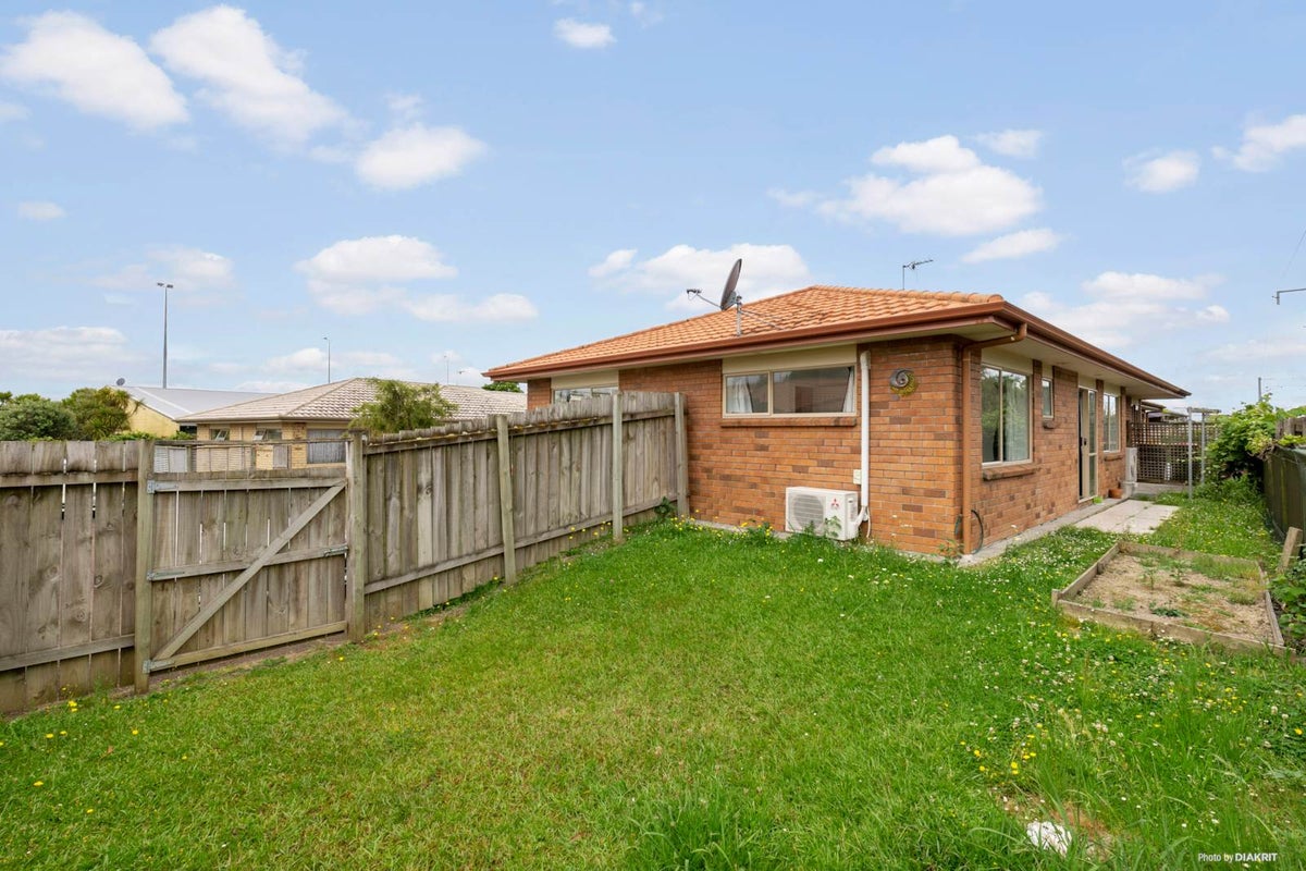42 Carlas Way, Ranui, Auckland - Carousel 2