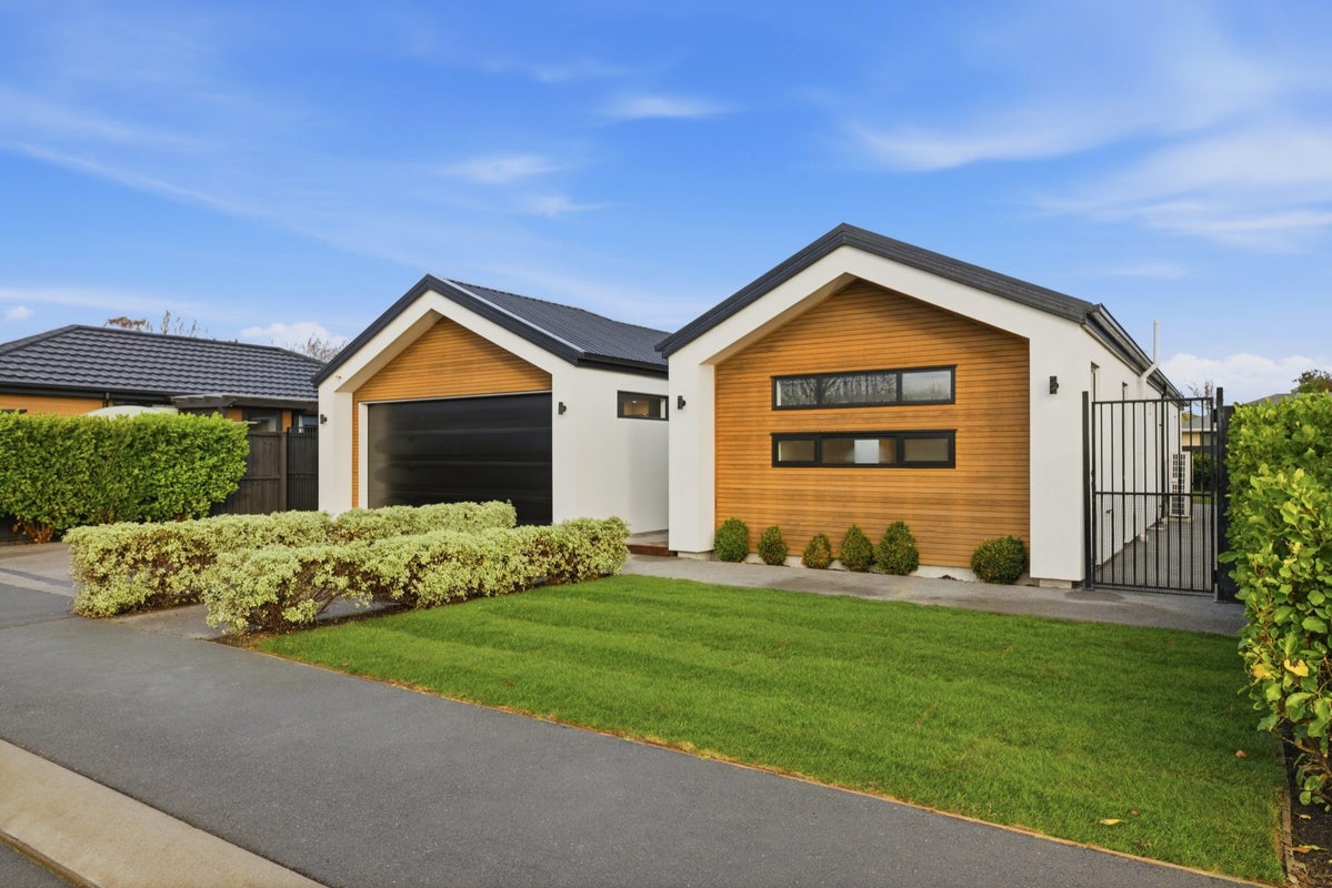 94 Sarabande Avenue, Redwood, Christchurch - Carousel 24