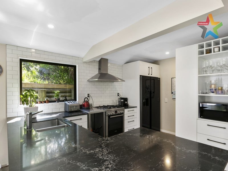 99 Thurleigh Grove, Karori, Wellington - Carousel 2