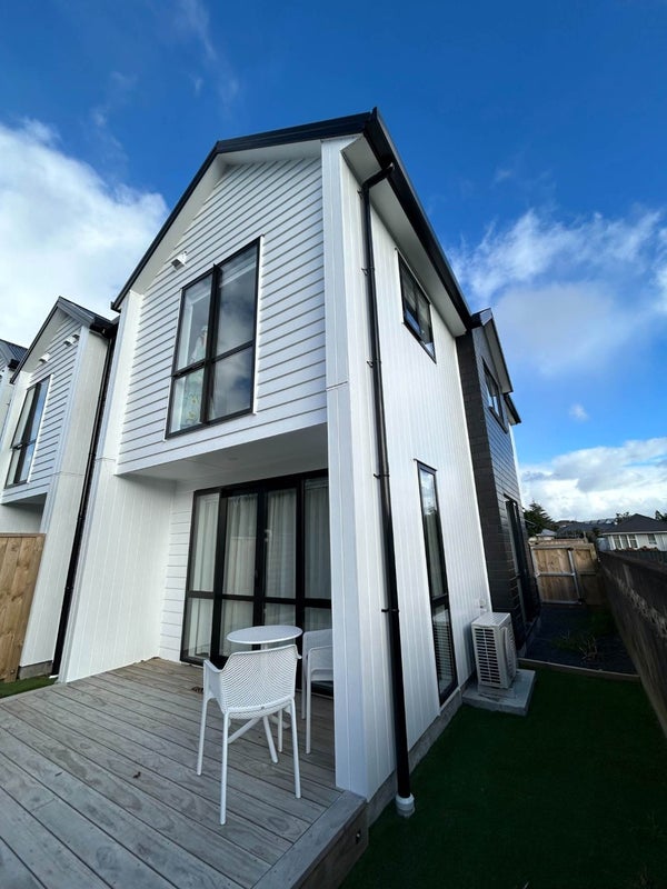 2/10 Shamrock Lane, Te Atatu Peninsula, Auckland - Carousel 11