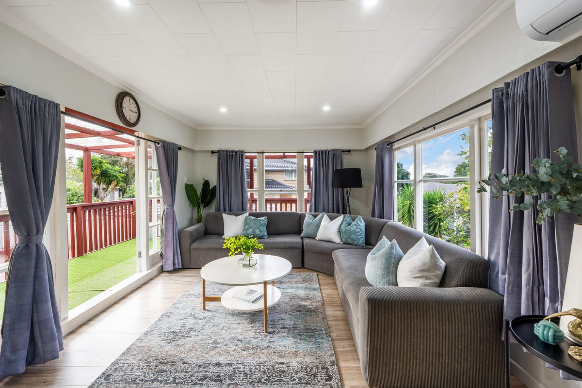 10 Beaubank Road, Kelston, Auckland - Carousel 2