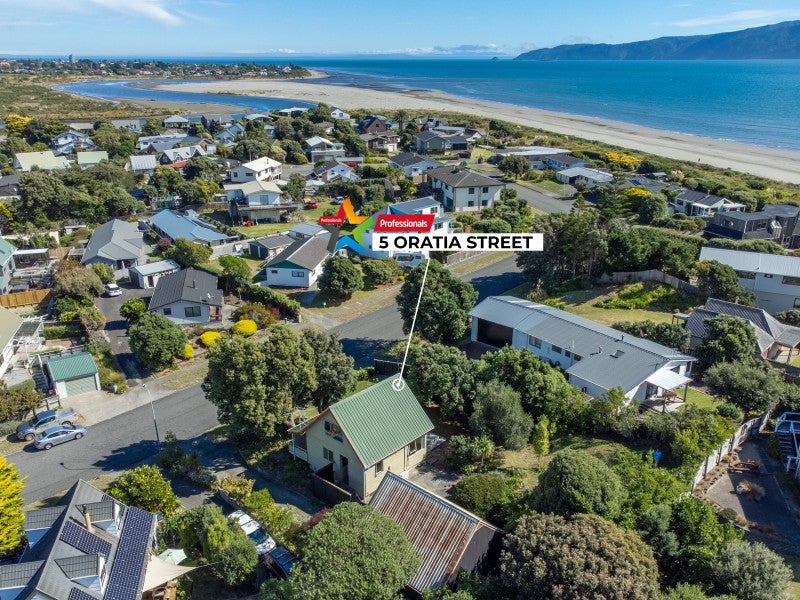5 Oratia Street, Waikanae Beach, Waikanae - Carousel 1