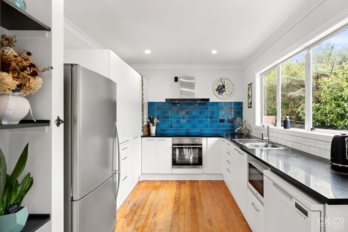 13 Kahikatea Lane, Brown Owl, Upper Hutt - Carousel 2