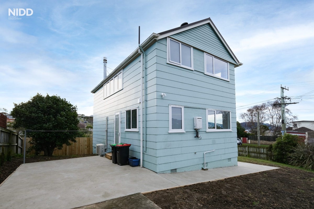 136 Riselaw Road, Calton Hill, Dunedin - Carousel 1