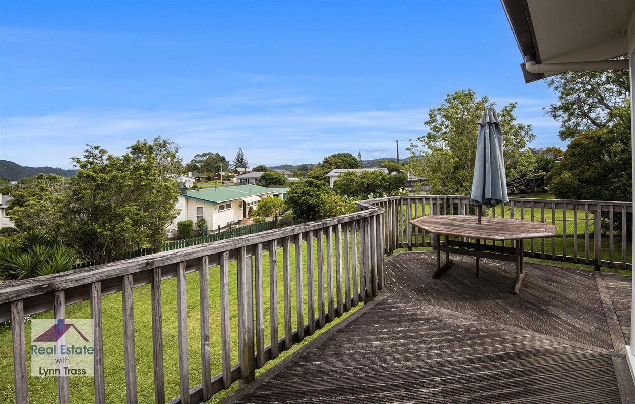 23 Fisher Terrace, Kamo, Whangarei - Carousel 2