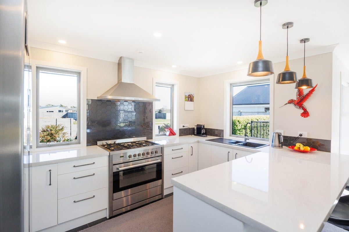 34 Dogwood Way, Milson, Palmerston North - Carousel 2