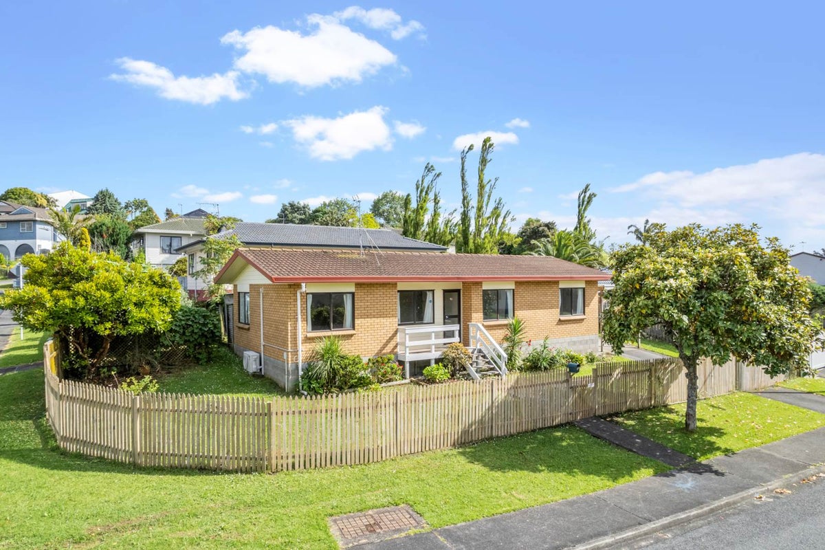 65 Harmel Road, Glendene, Auckland - Carousel 1