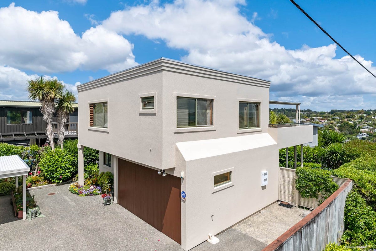 2/24 Stanmore Bay Road, Stanmore Bay, Whangaparaoa - Carousel 1
