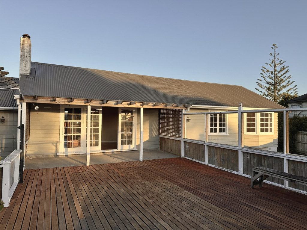 10 THE ROSEBOWL, Sunnyhills, Auckland - Carousel 1