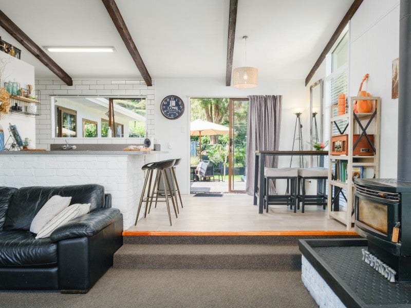 9 Forest Park Lane, Whataupoko, Gisborne - Carousel 2