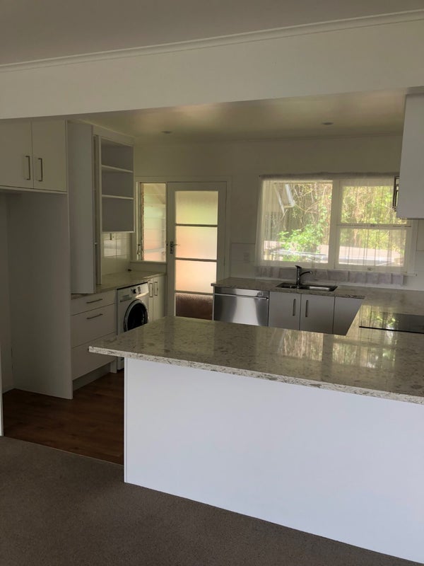 2/3 Beacholm Road, Takapuna, Auckland - Carousel 2
