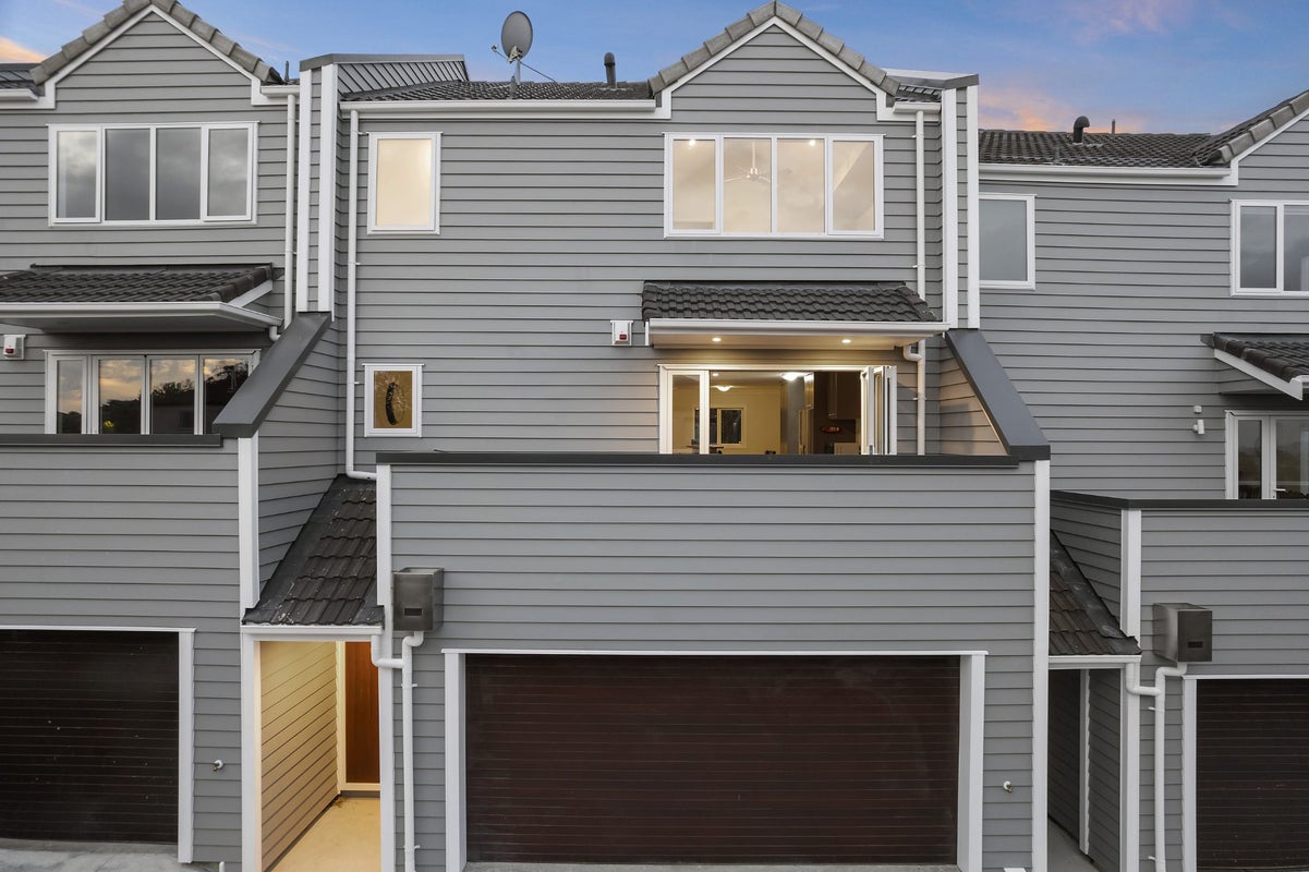 3/7 Belle Verde Drive, Sunnynook, Auckland - Carousel 2