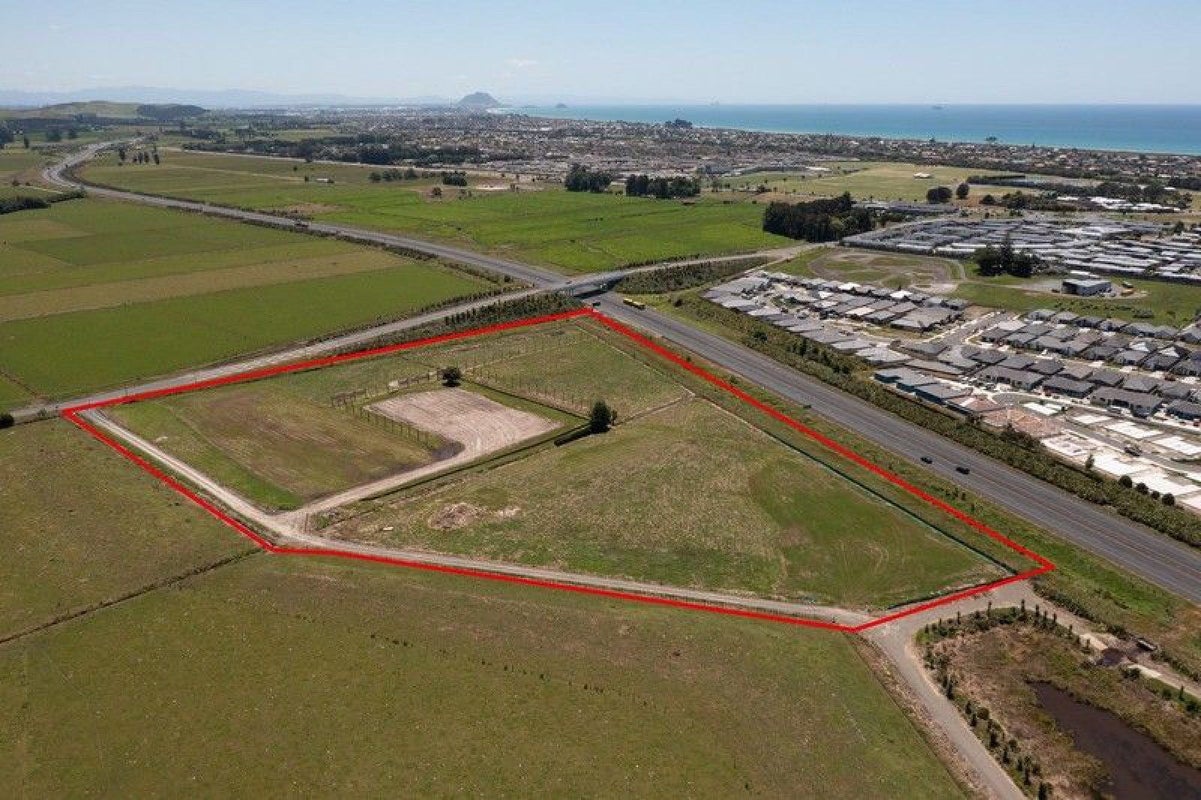 227 Parton Road, Papamoa, Te Puke - Carousel 1