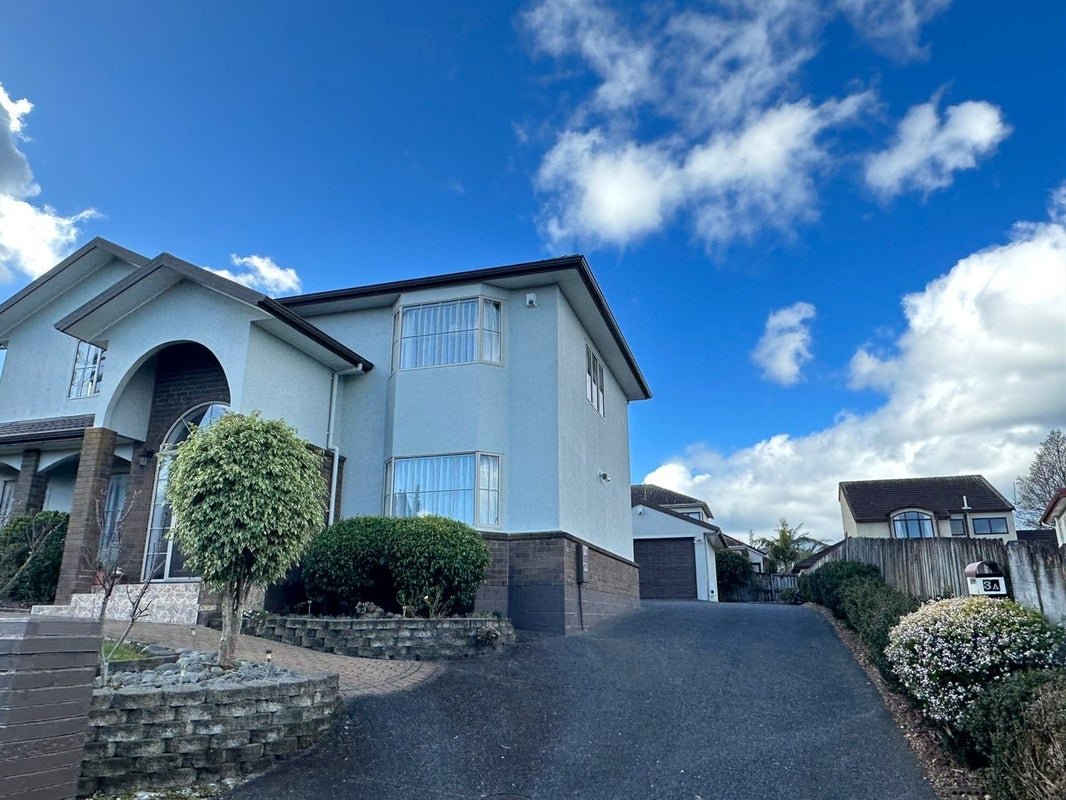 3 Carrigans Close, Pinehill, Auckland - Carousel 1