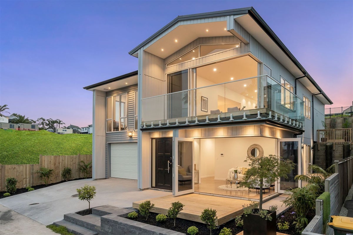 2 Craigs Way, Hobsonville, Auckland - Carousel 1