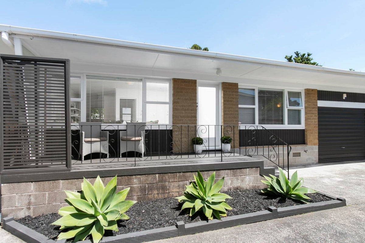 2/188 Campbell Road, Greenlane, Auckland - Carousel 1