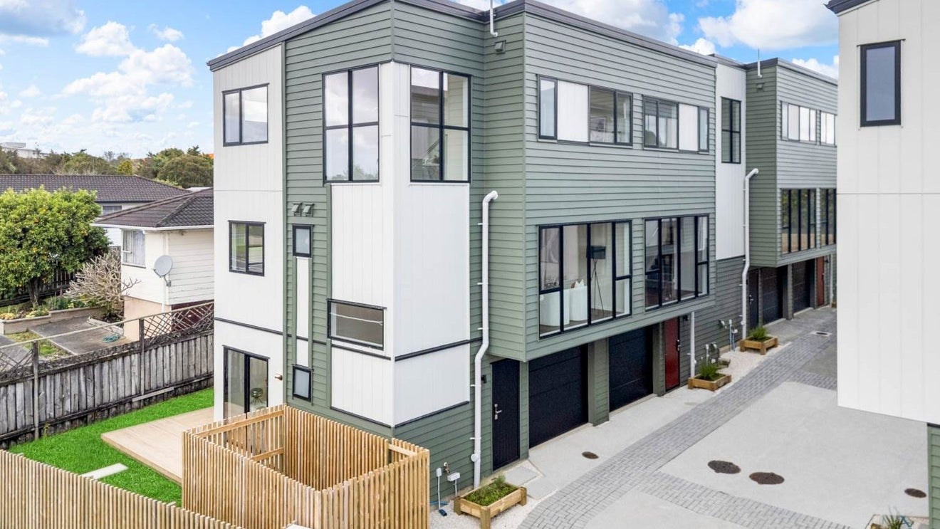 8 Cormack Street, Mount Roskill, Auckland - Carousel 1