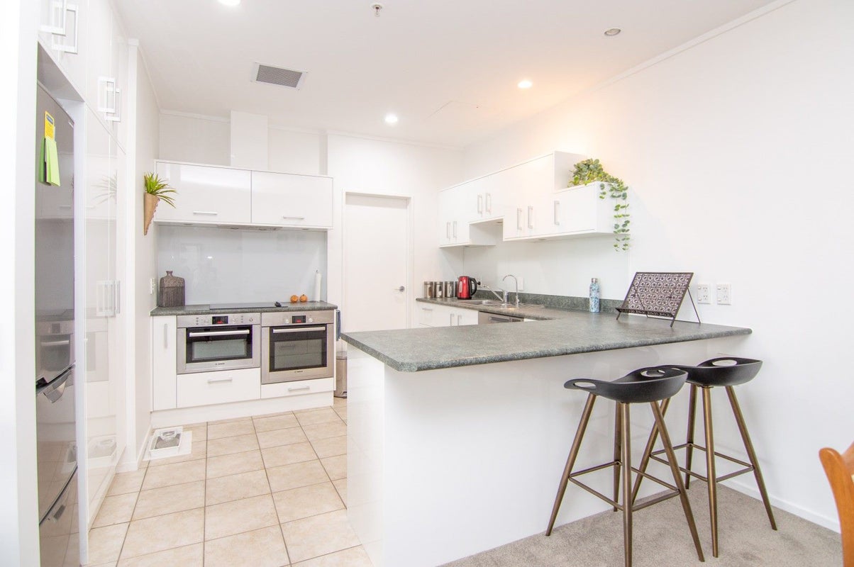 3/6D Queen Street, Palmerston North, Palmerston North - Carousel 1