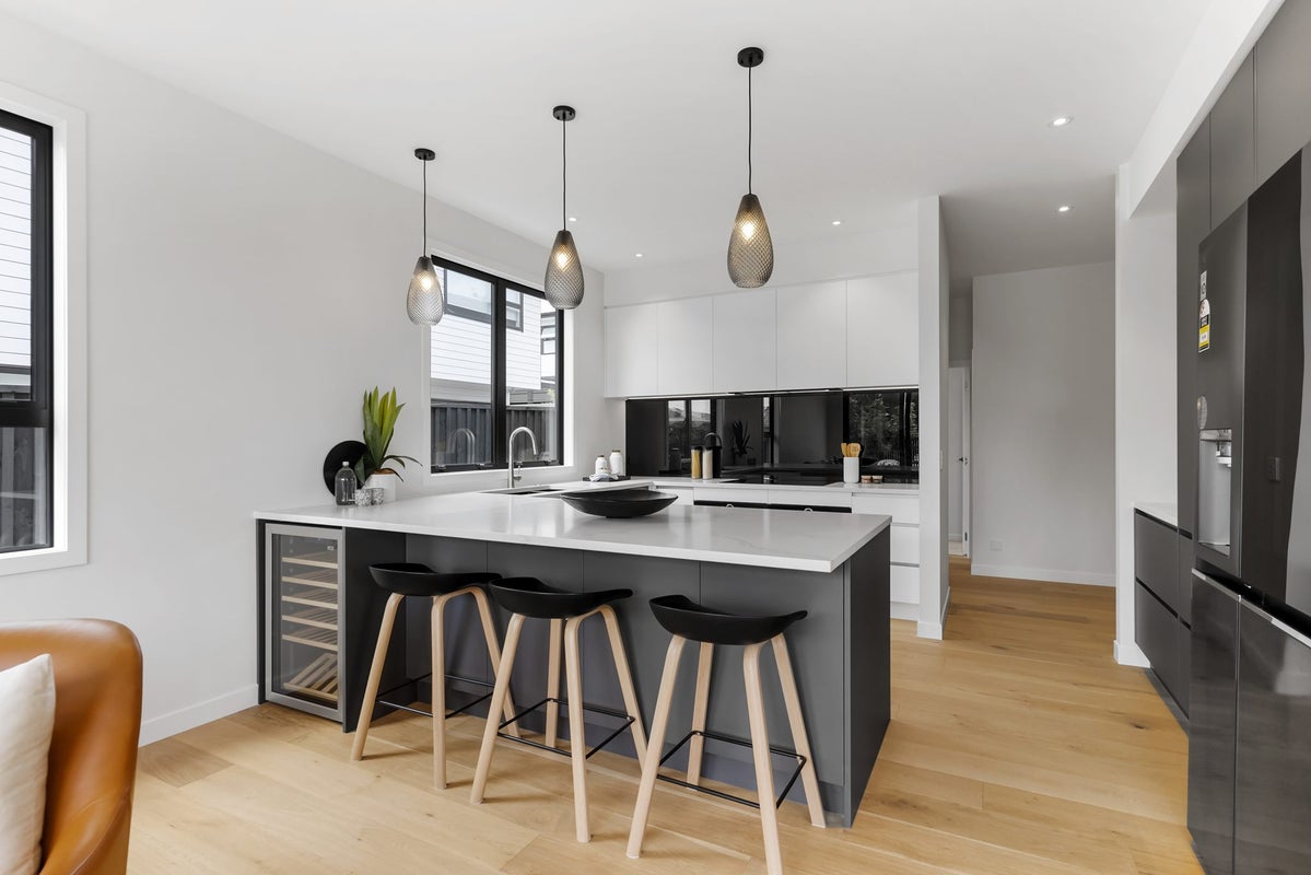 17 Carnarvon Avenue, Glendowie, Auckland - Carousel 2