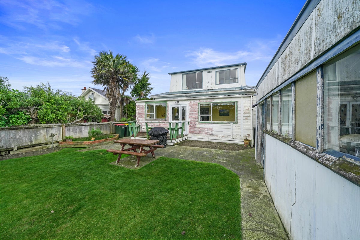 16 Bristol Square, Hutt Central, Lower Hutt - Carousel 18