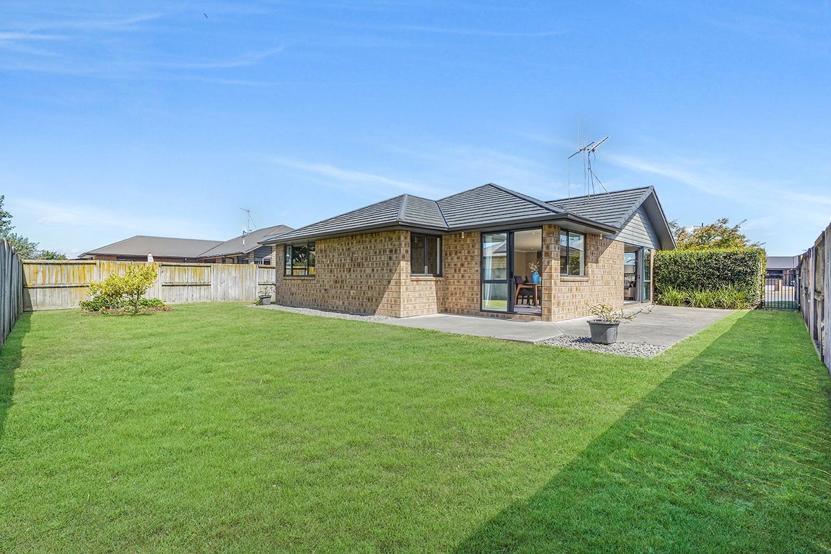 28 Chesham Street, Rototuna North, Hamilton - Carousel 2