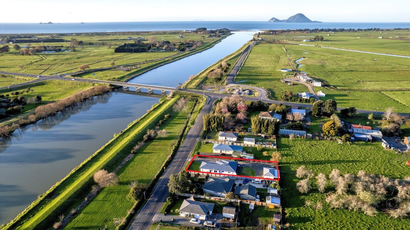 13 East Bank Road, Thornton, Whakatane - Carousel 1