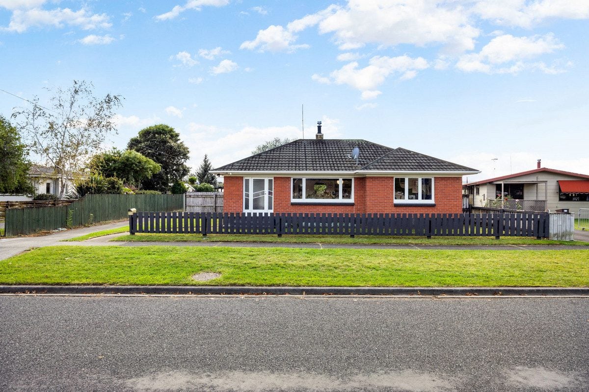 85 Thompson Street, Leamington, Cambridge - Carousel 1