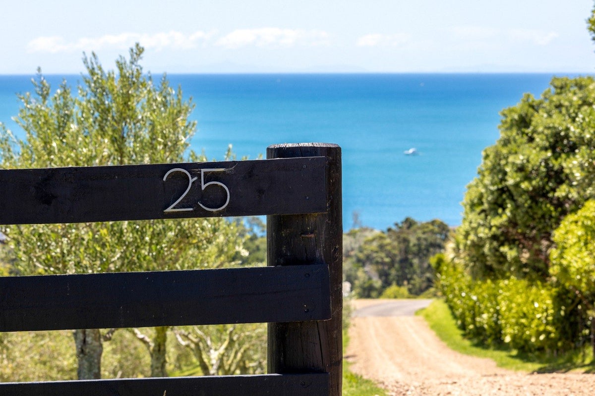 25 Delamore Drive, Matiatia Bay, Waiheke Island, Auckland - Carousel 25
