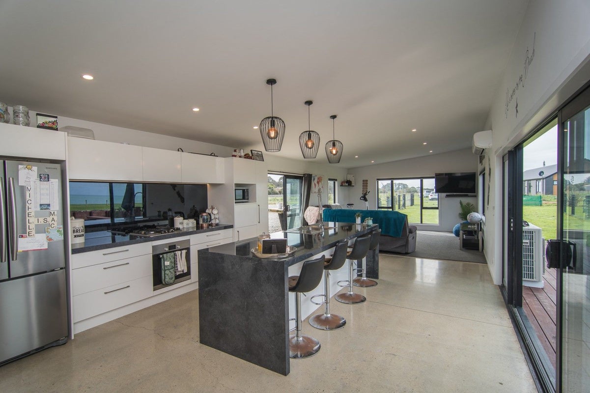 1 Baxter Avenue, St Andrews - Carousel 2