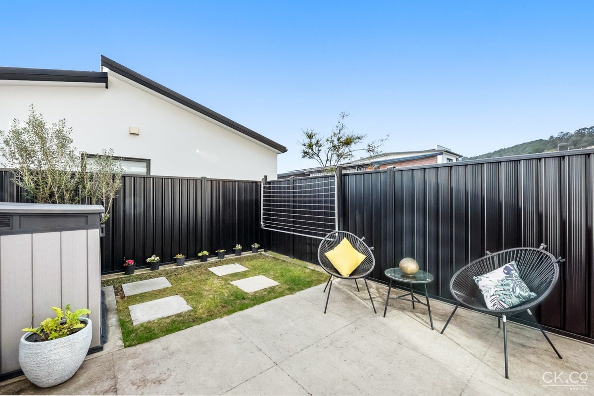 15 Aston Crescent, Wallaceville, Upper Hutt - Carousel 2