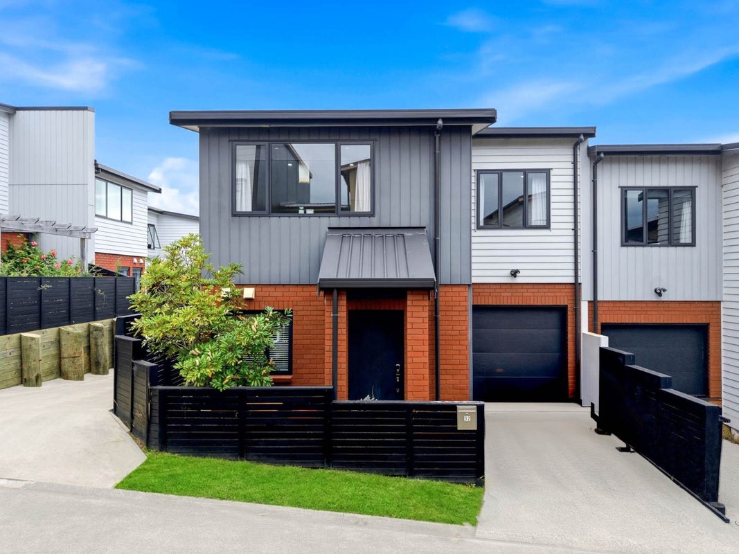 32 Bight Road, Long Bay, Auckland - Carousel 1