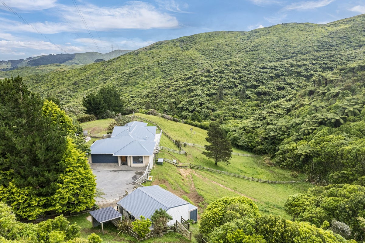73 Kaitangata Crescent, Kelson, Lower Hutt - Carousel 1
