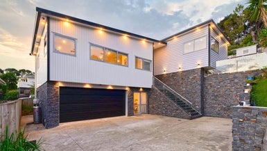 32 Adam Sunde Place, Glen Eden, Auckland - Carousel 1