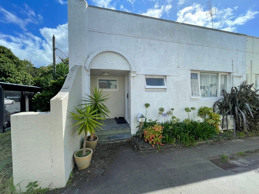 52 Manukau Road, Epsom, Auckland - Carousel 1