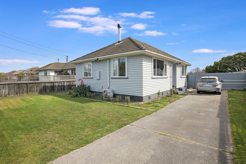 87 Baynes Street, Burwood, Christchurch - Carousel 1