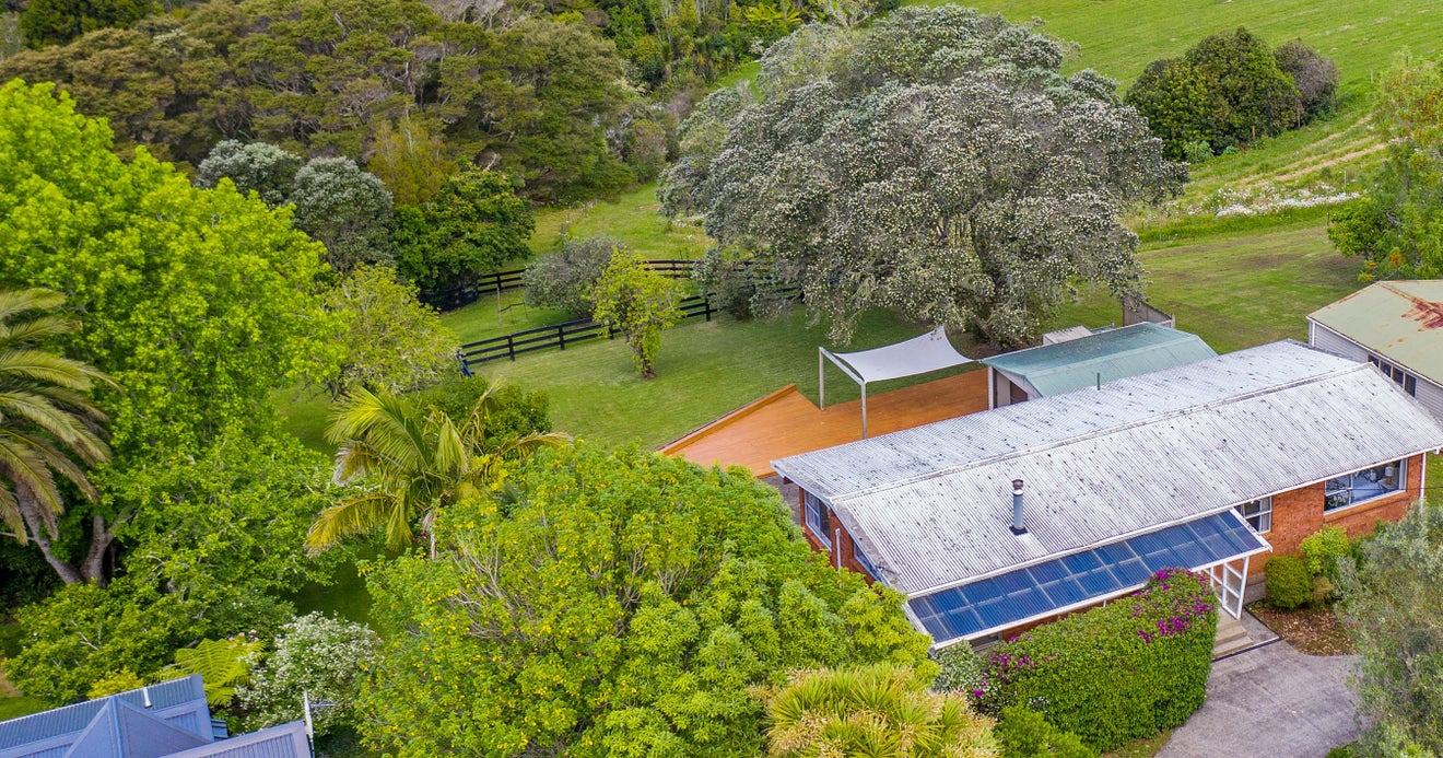 12 Shaw Road, Oratia, Auckland - Carousel 2
