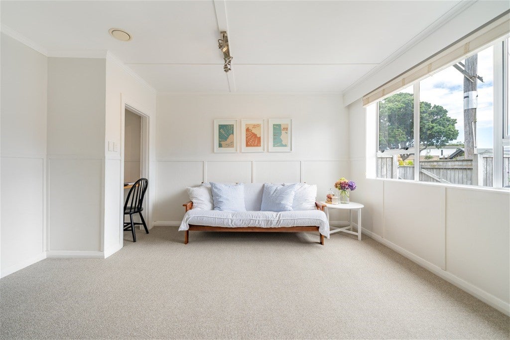 25 Tuatoru Street, Eastbourne, Lower Hutt - Carousel 2