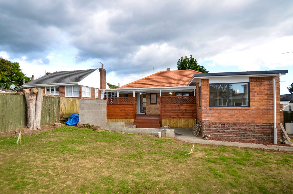 672 Pakuranga Road, Howick, Auckland - Carousel 13