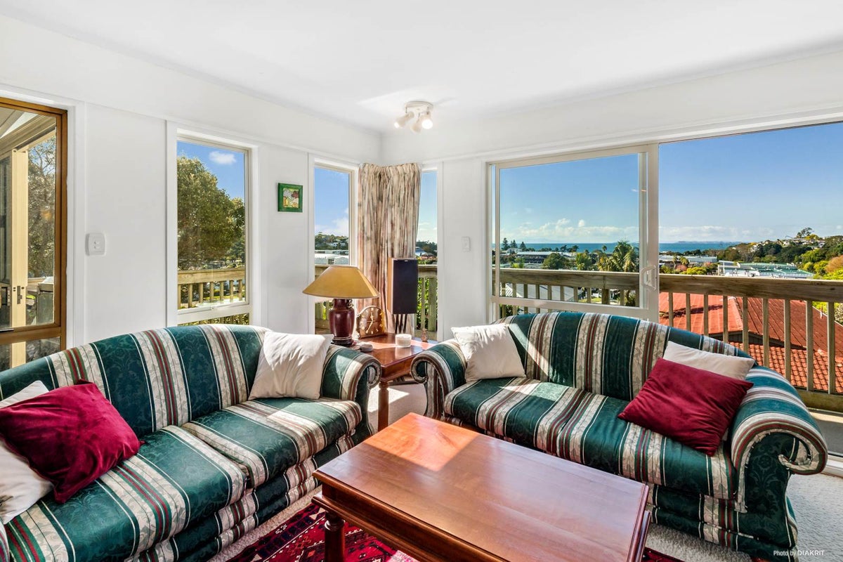1/0 Glencoe Road, Browns Bay, Auckland - Carousel 2